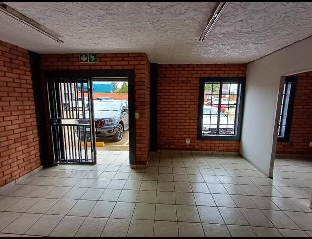 INDUSTRIAL PROPERTY TO RENT IN HENNOPSPARK